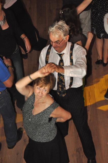 min 2010 10 10 station danse 100